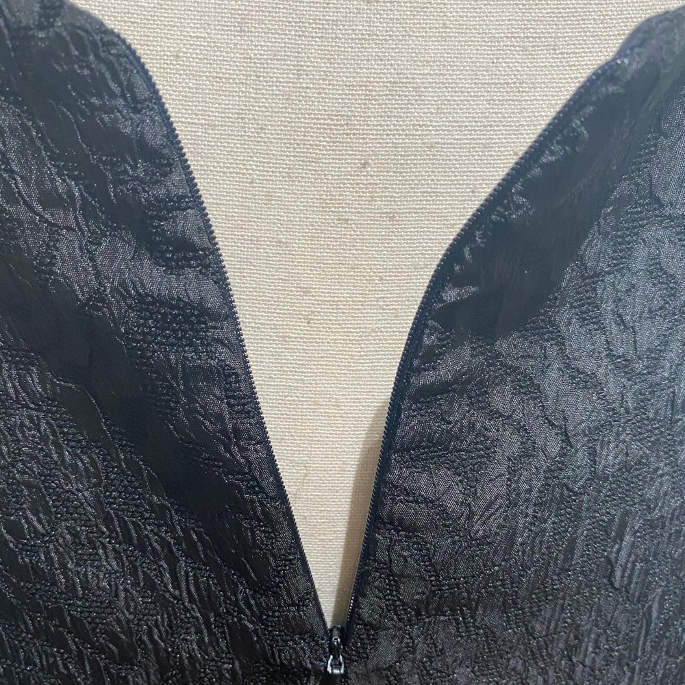 ASO SERENA VAN DER WOODSEN STRAPLESS BLACK BROCADE DRESS - Medium - Picture 6 of 12